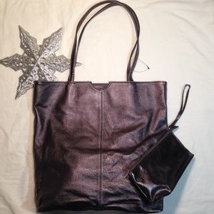 Wilsons Leather Tote with case